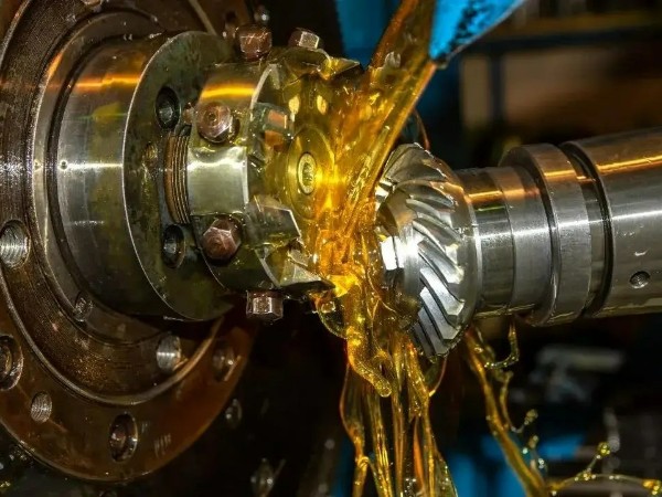 CNC車間油霧彌漫，油霧凈化設(shè)備一站式解決油霧污染問(wèn)題